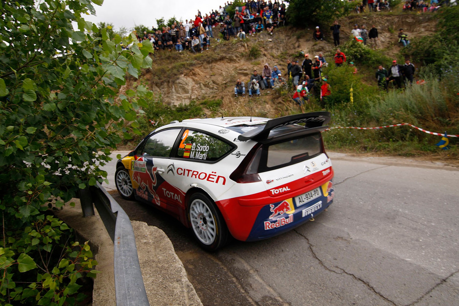 Citroën Total WRT taranuje konkurentów (galeria Rallyworld©Willy Weyens)