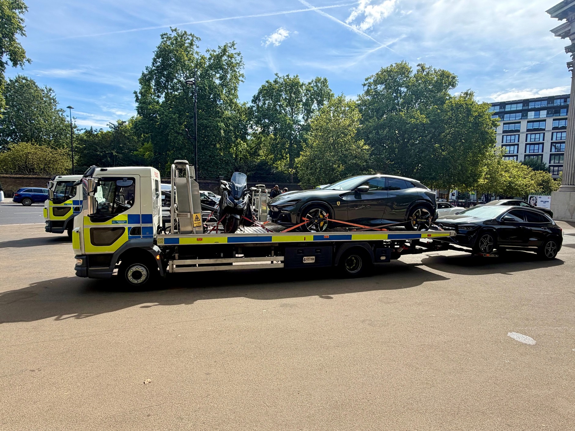 Supersamochody zajęte przez policję w Londynie
