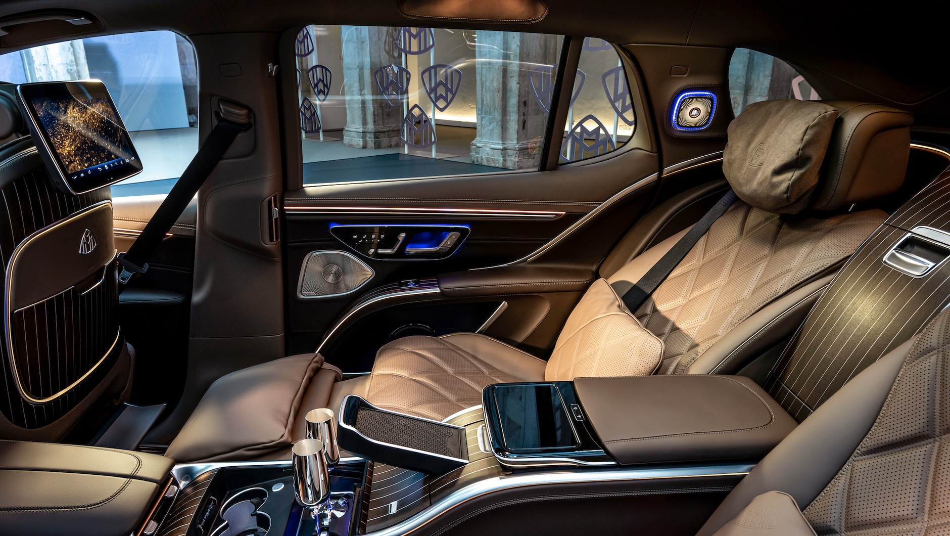 Mercedes-Maybach EQS 680 SUV