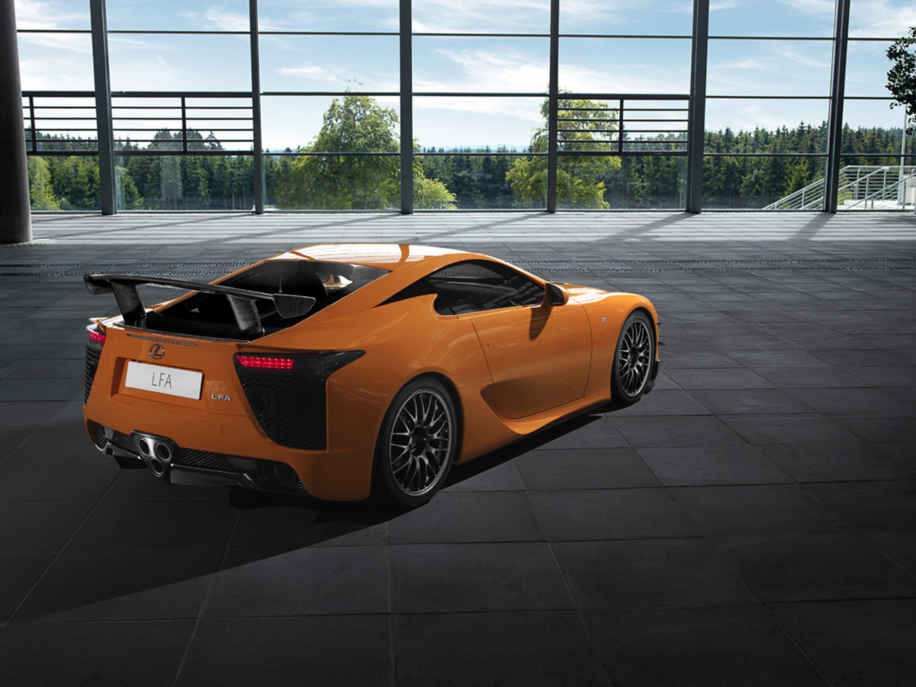 Lexus LFA Nurburgring Package: samochód z piekła rodem
