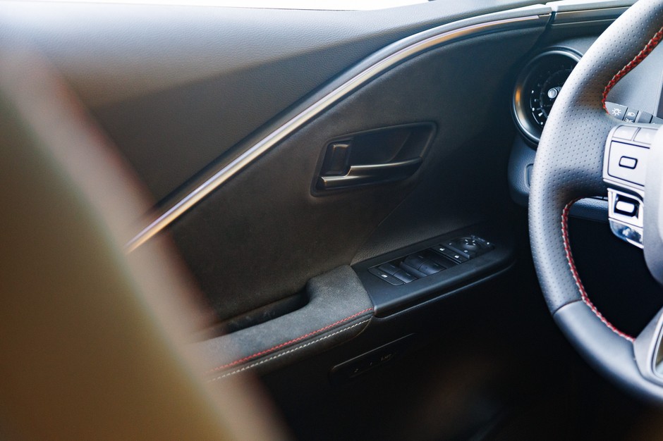 2024 Toyota C-HR PHEV