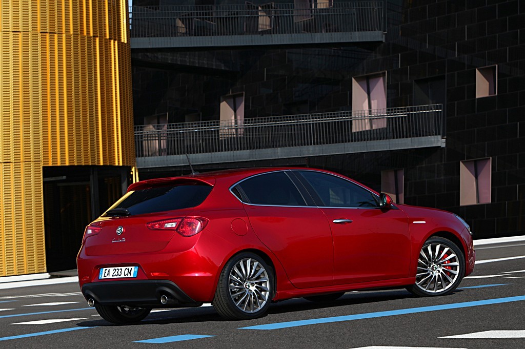 Alfa Romeo Giulietta: wnętrze i nowe zdjęcia