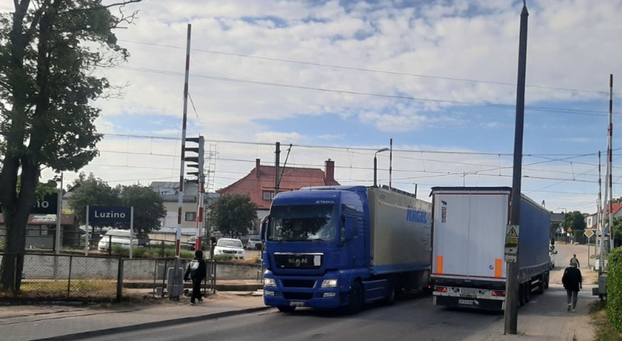 Mieszkańcy napisali do Kaczyńskiego. Kolejarze szybko znaleźli sposób na wiadukt