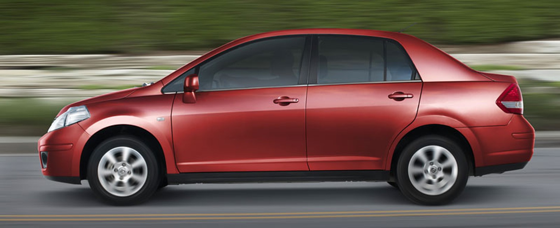 Dodge Trazo C1.8: Nissan Tiida dla Ameryki Południowej