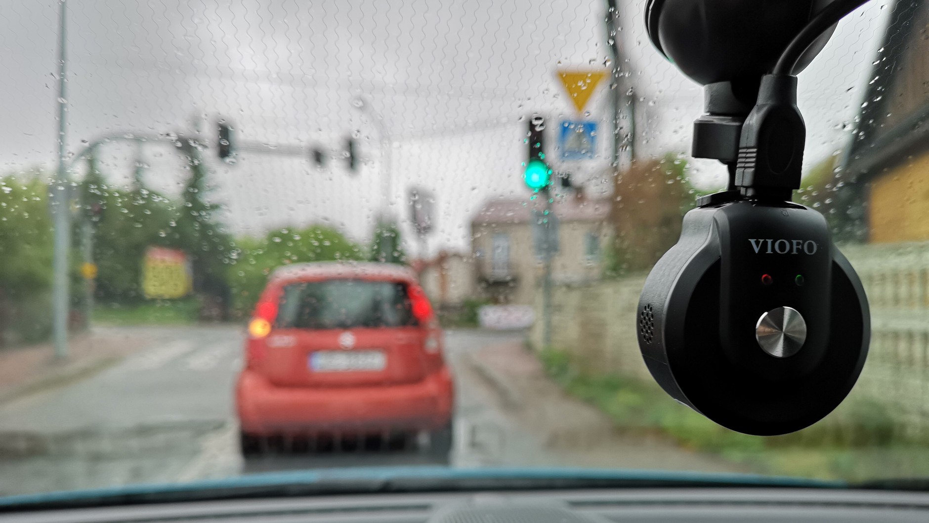 VIOFO WR1 - mała kamera bez wyświetlacza