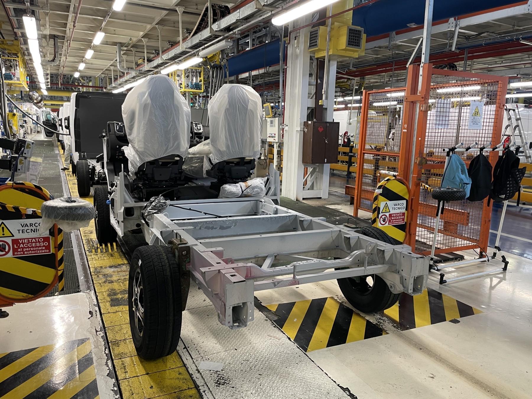 To nie początkowa faza produkcji, ale... końcowa linia montażowa