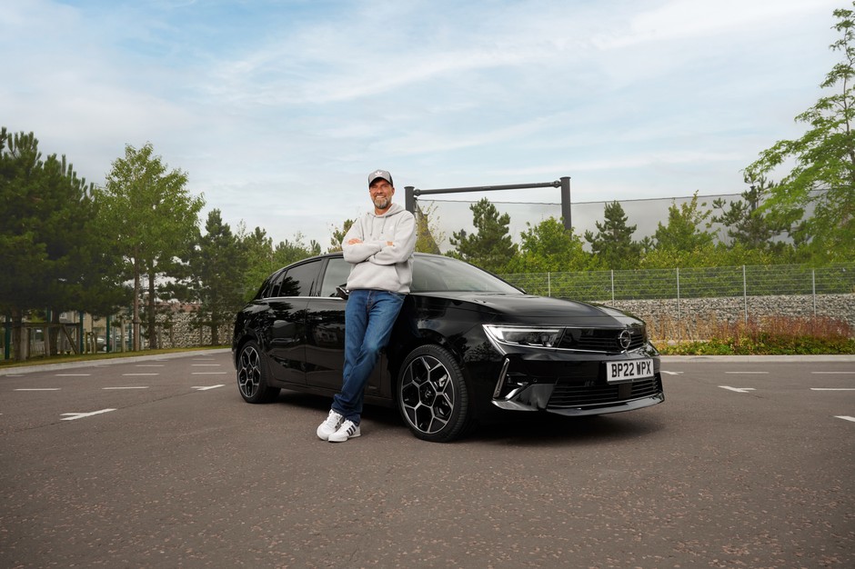 Jürgen Klopp i nowy Opel Astra