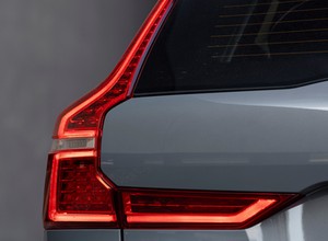 "Niezniszczalny" SUV Volvo znowu na pierwszym miejscu w Polsce. Mocno podgryza go Lexus