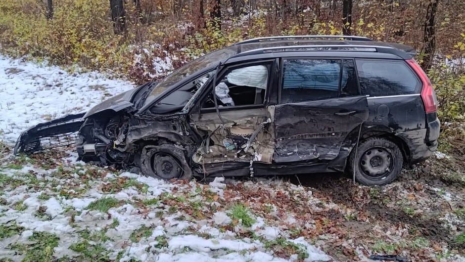 18-latek stracił panowanie nad pojazdem i spowodował wypadek
