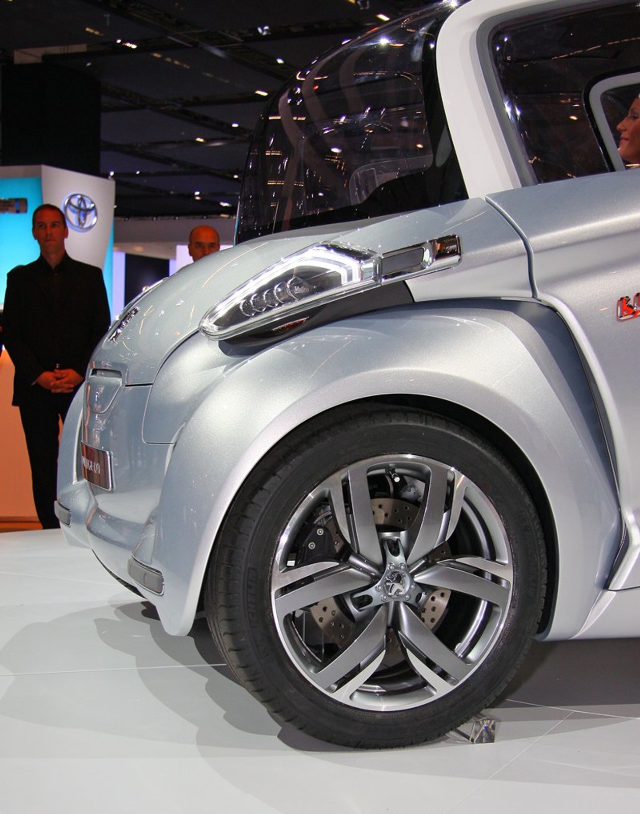 IAA Frankfurt 2009: Peugeot BB1 - wygodny, ale typowo miejski (fotogaleria)