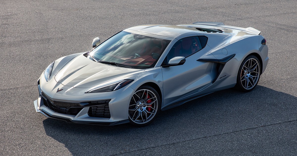 2023-Chevrolet-Corvette-Z06-001
