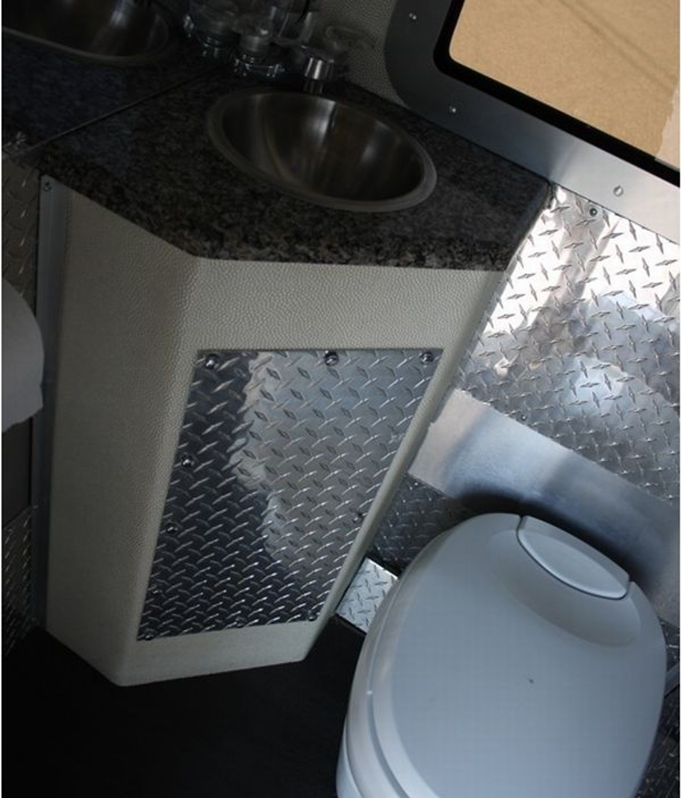 Auto na niebezpieczną zawieruchę