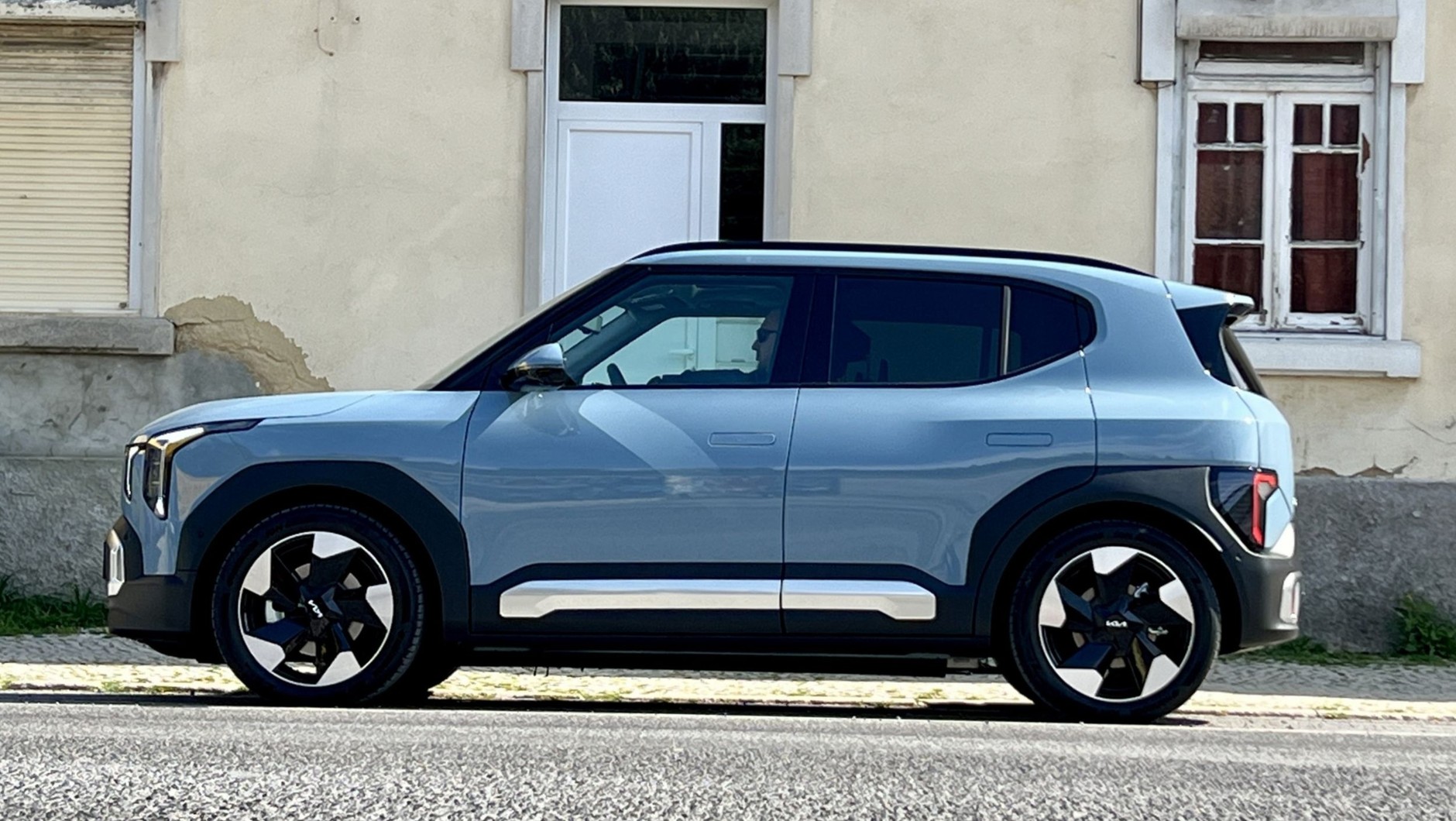 Kia EV2
