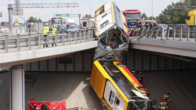 wypadek autobusu w Warszawie