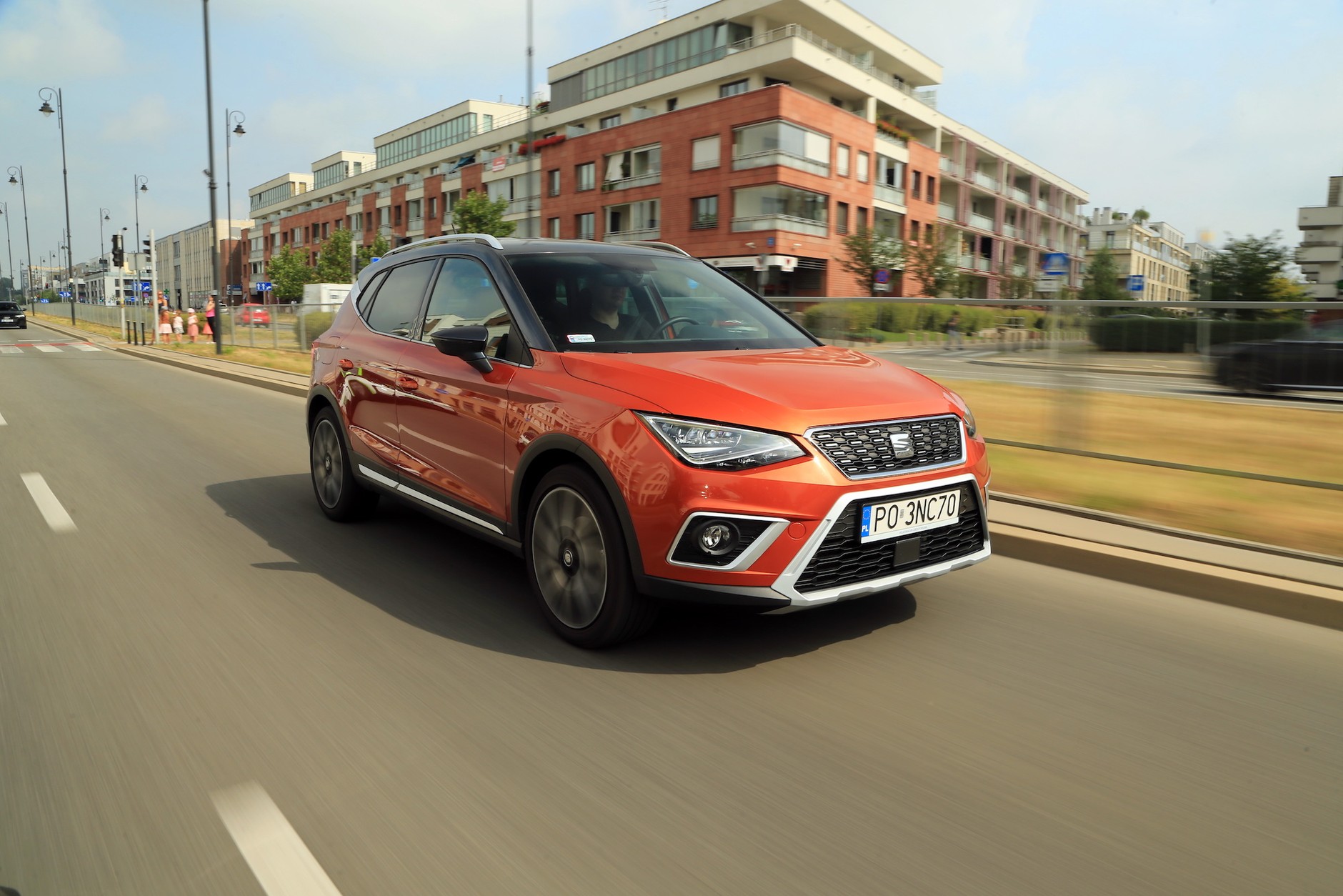 Seat Arona charakteryzuje się bardzo dobrymi właściwościami jezdnymi jak na tę klasę samochodu