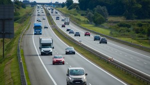 Nawet doświadczeni kierowcy zapominają tam o prędkości. I proszą się o mandaty