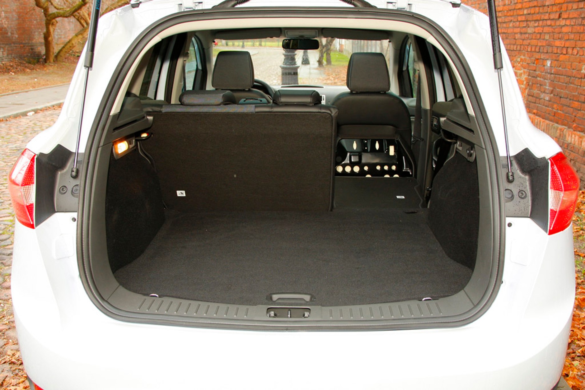 Ford Kuga: sportowy SUV z automatem