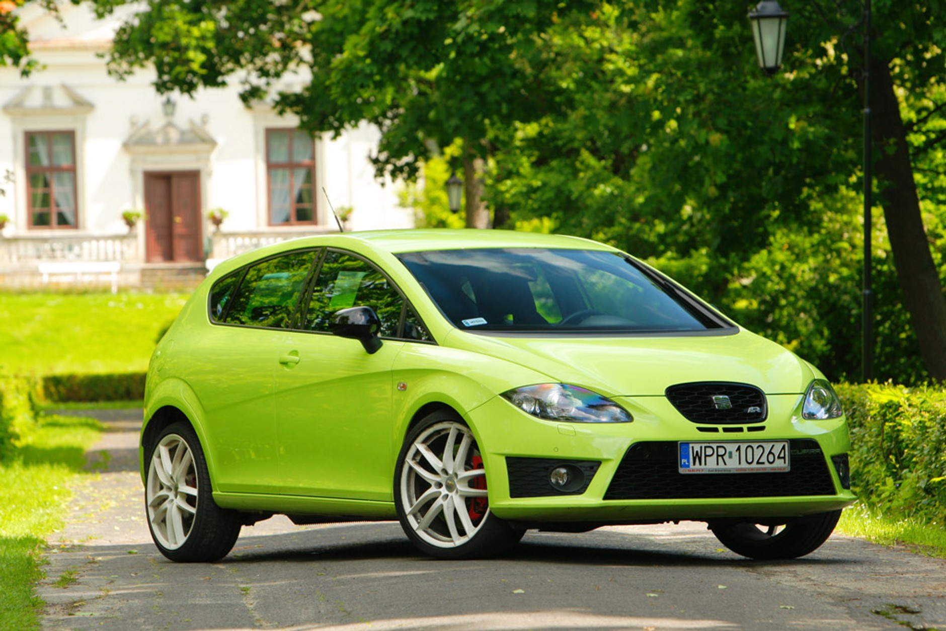 Seat Leon Cupra R: uwodzi wyglądem i zachwyca osiągami