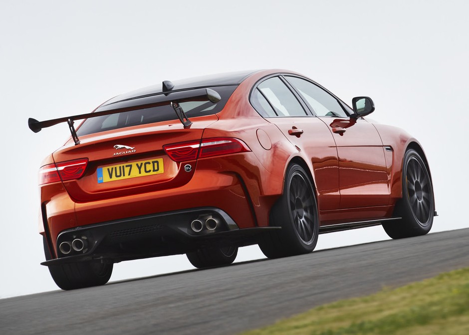 Jaguar XE SV 8