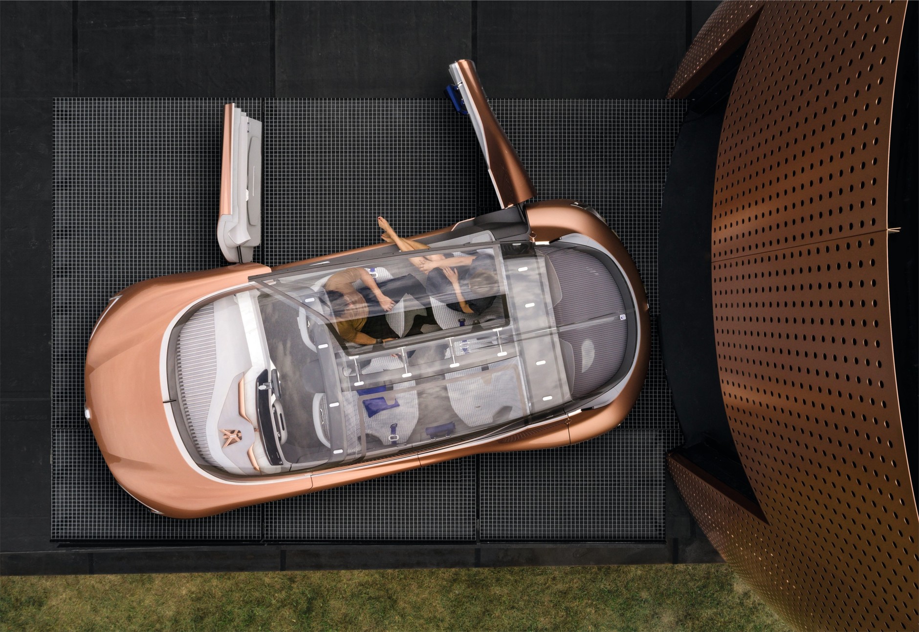Renault Symbioz - do niego się wchodzi a nie wsiada