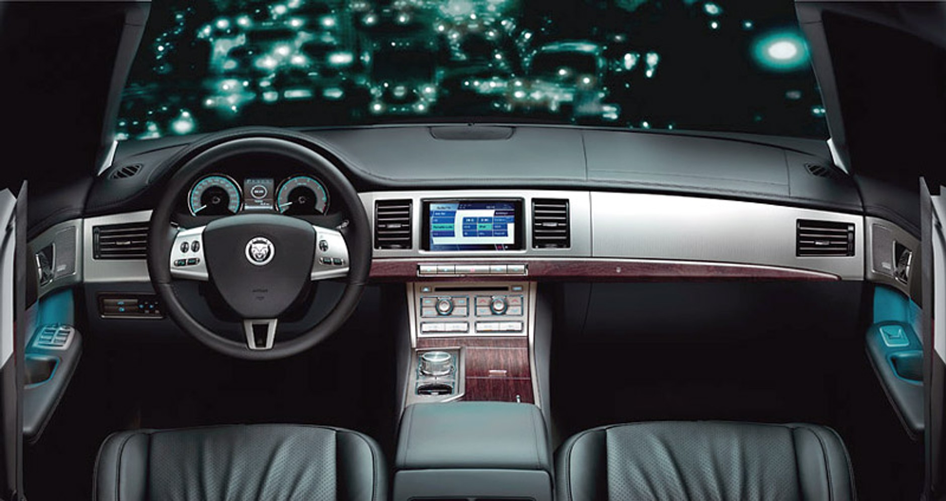 IAA Frankfurt 2007: Jaguar XF – kot ratunkowy (zdjęcia i informacje)