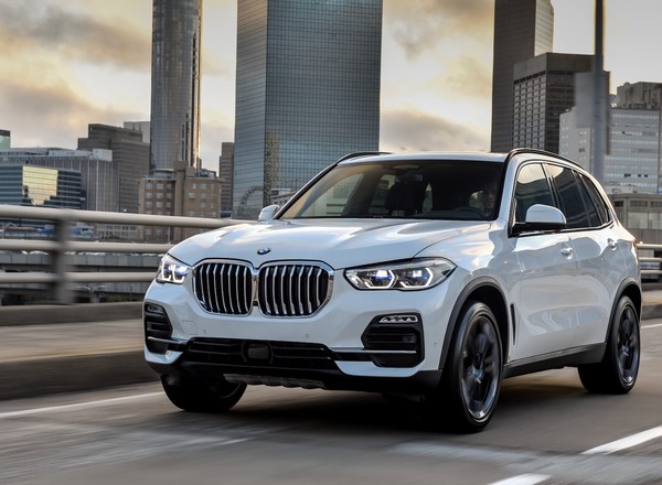 BMW X5 xDrive30d - komfortowe na asfalcie, zaskakujące w terenie