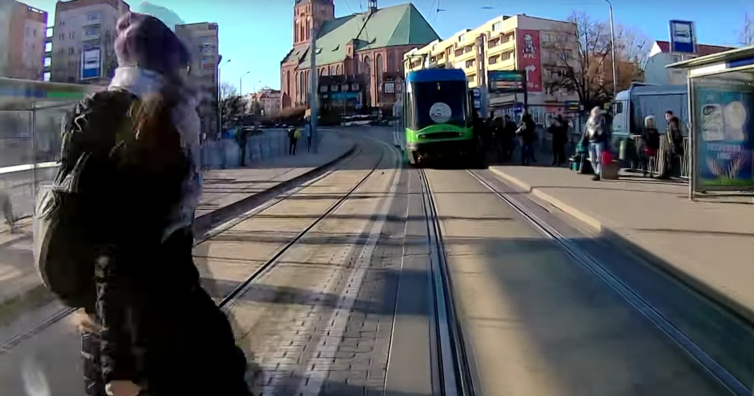 Szczecin - piesza wbiegła na drogę
