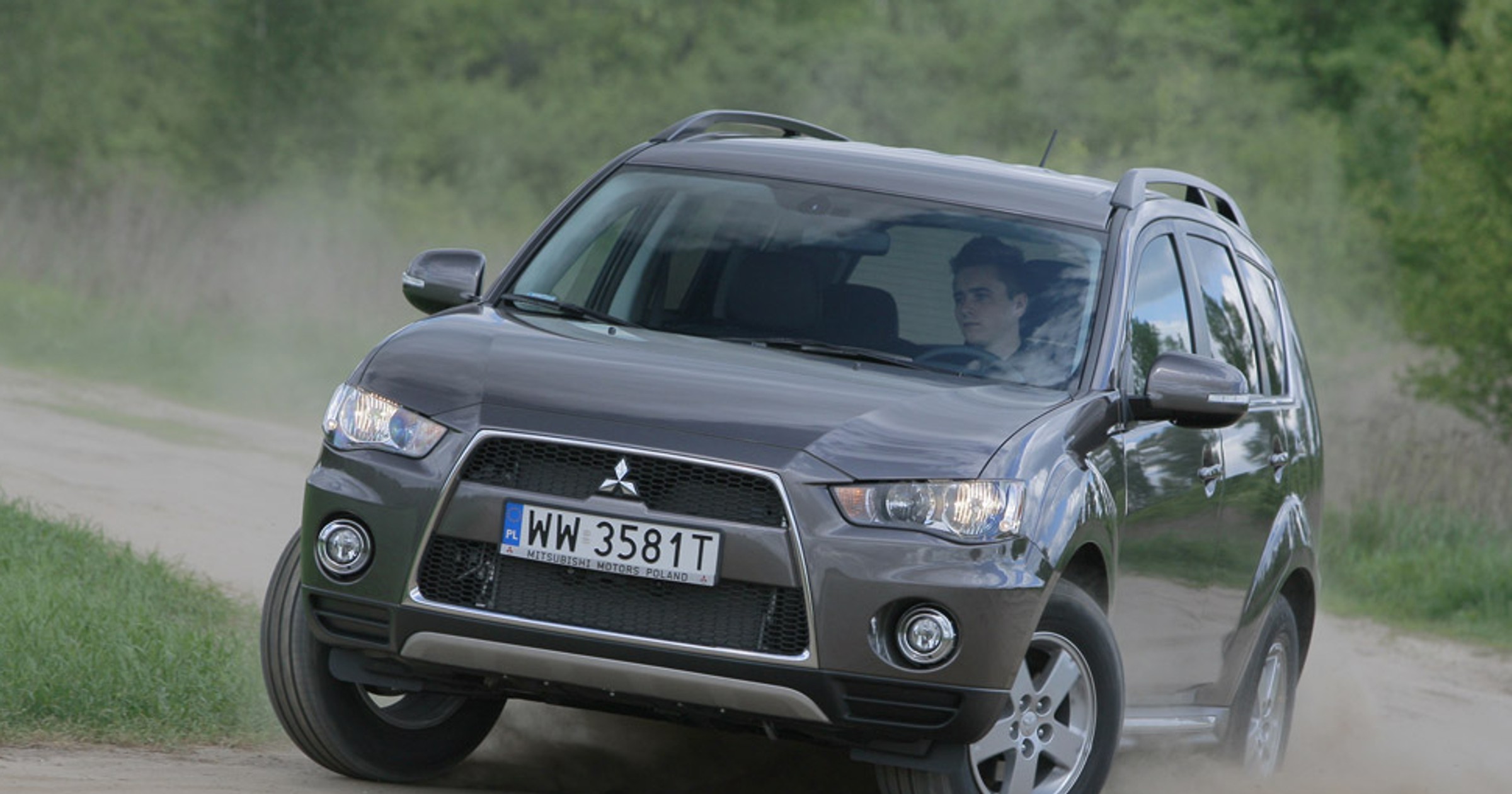 Mitsubishi Outlander: czy warto kupić podstawową wersję