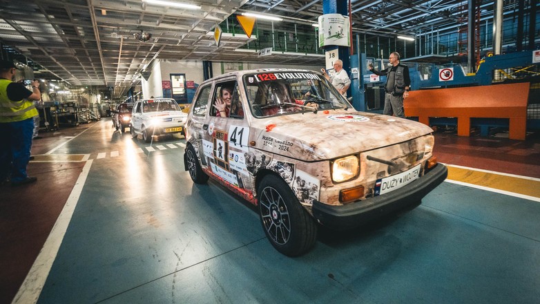 Maluchy w fabryce w Tychach