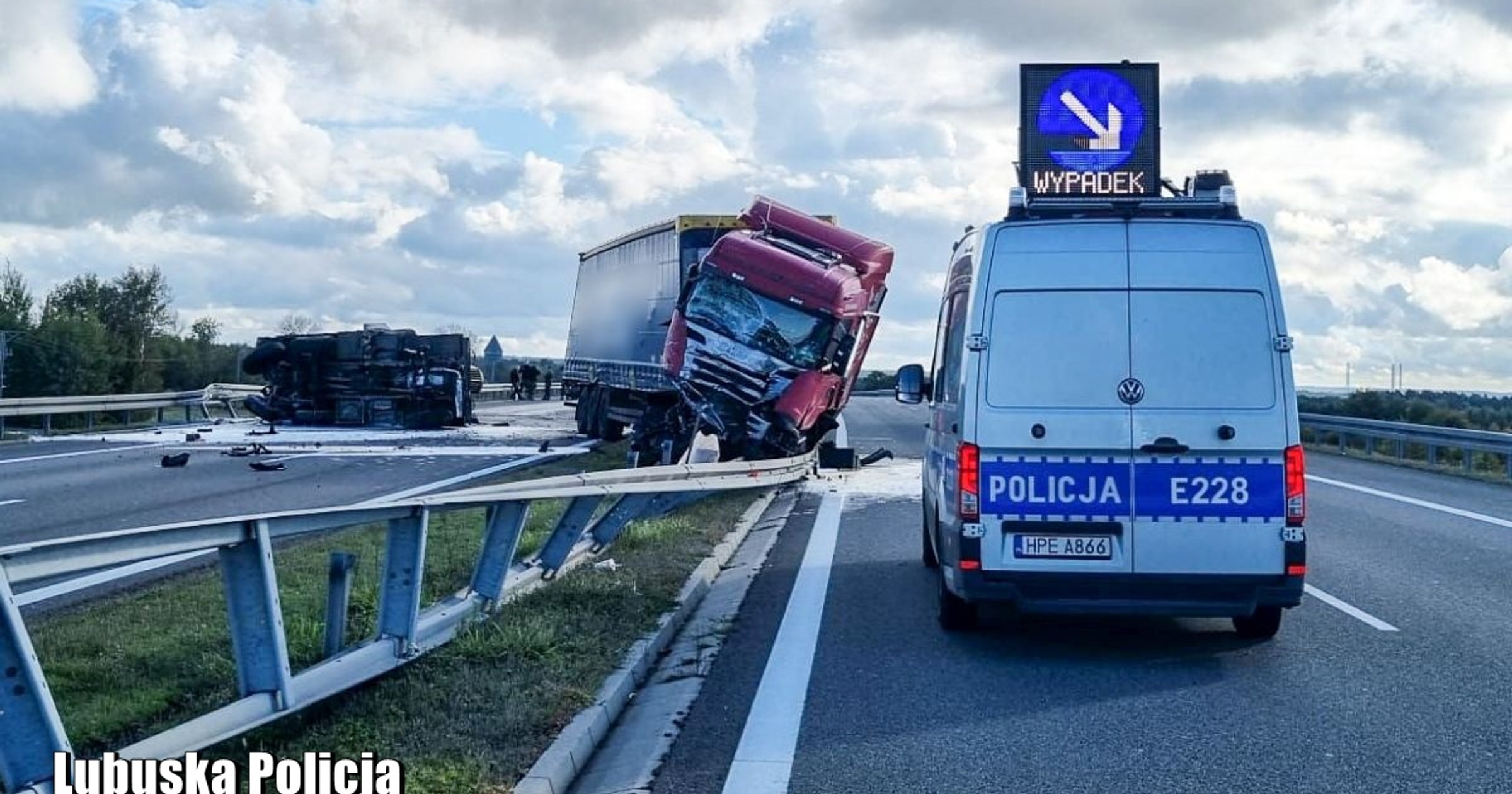Po wypadku na drodze S3 kierowcy ściśle zastosowali się do obowiązujących przepisów