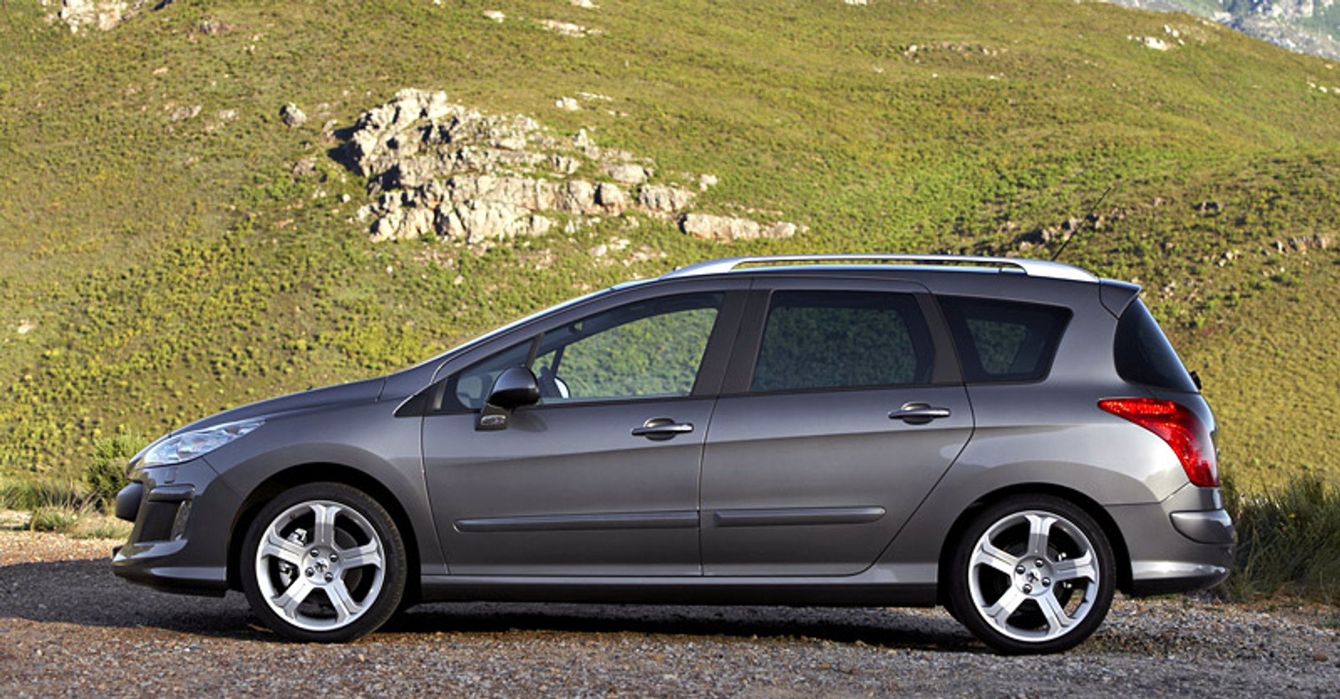 Genewa 2008: Peugeot 308 SW – aż siedem miejsc w nowym kombi