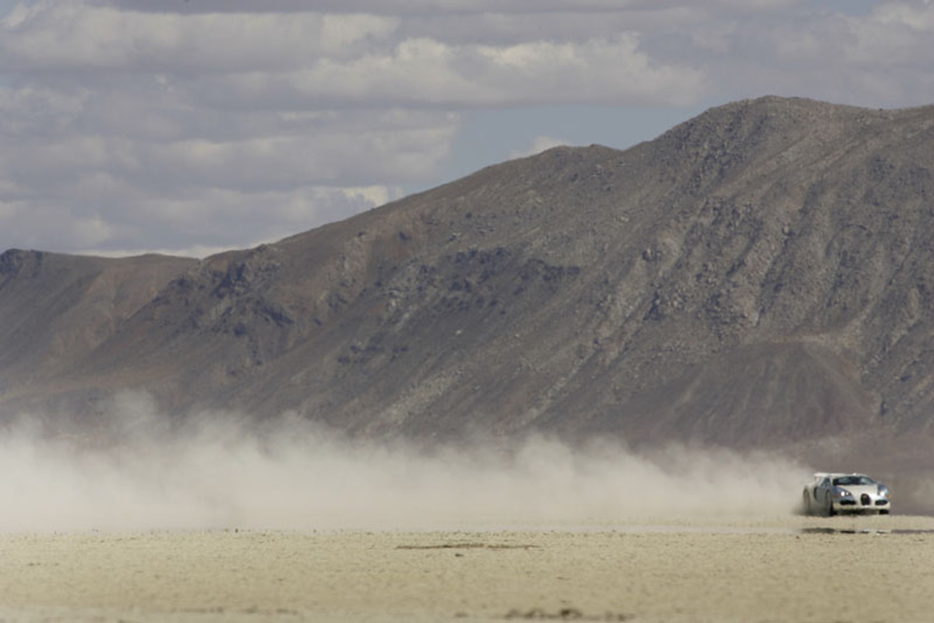 Bugatti wyprodukuje więcej egzemplarzy modelu Veyron (fot. + tapety)