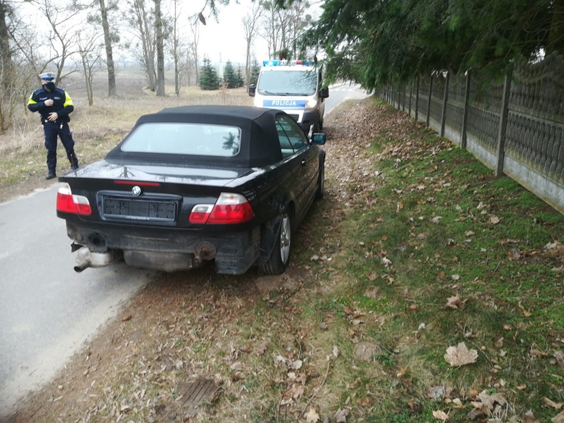 Jechał BMW bez… elementów nadwozia