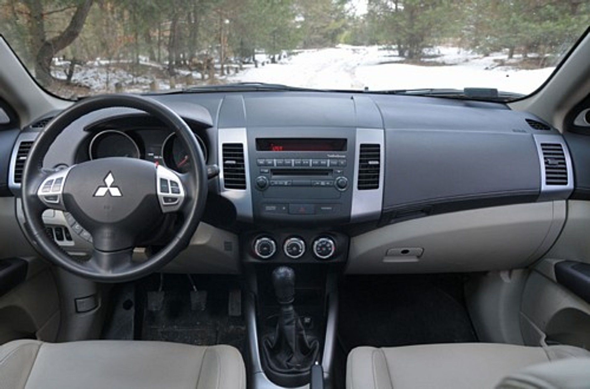 Mitsubishi Outlander: Porządny z niego lider