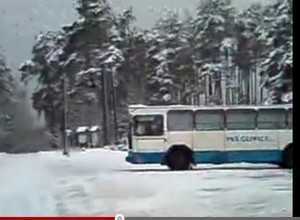 Drift busem szkolnym