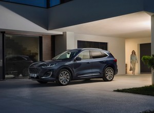 Potężna akcja serwisowa Forda. Kuga z hybrydą plug-in zagrożona pożarem