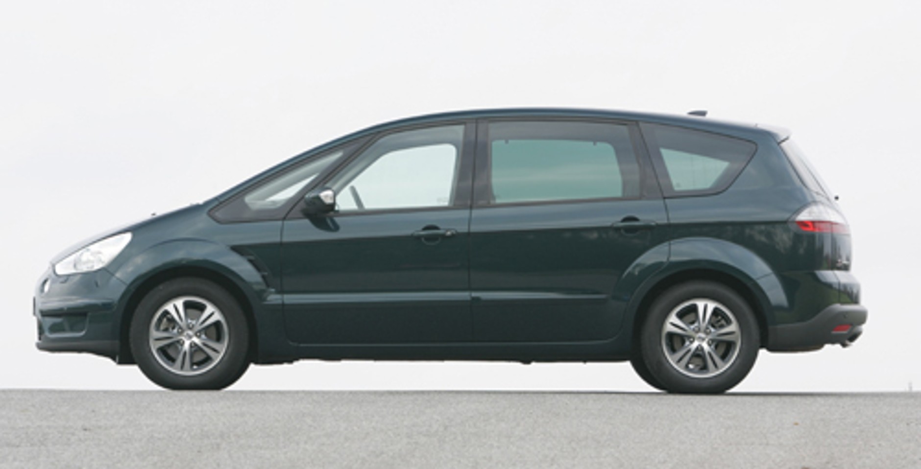 Kombi, SUV czy Van? Wybieramy najlepsze rodzinne auto