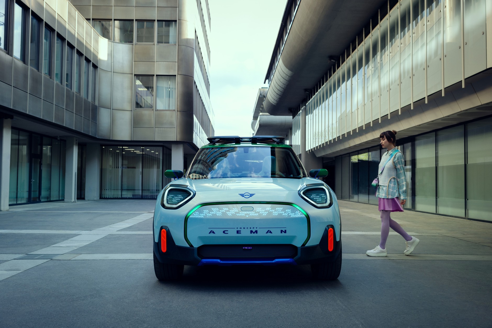 MINI Concept Aceman (prototyp; 2022 r.)
