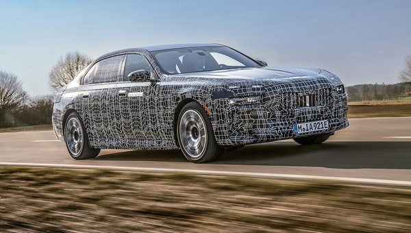 Jeździliśmy prototypem nowego BMW serii 7. Limuzyna będzie miała kilka wersji napędowych