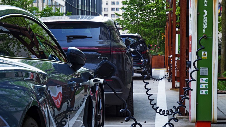 Elektromobilność w Polsce. Stacja ładowania samochodów elektrycznych