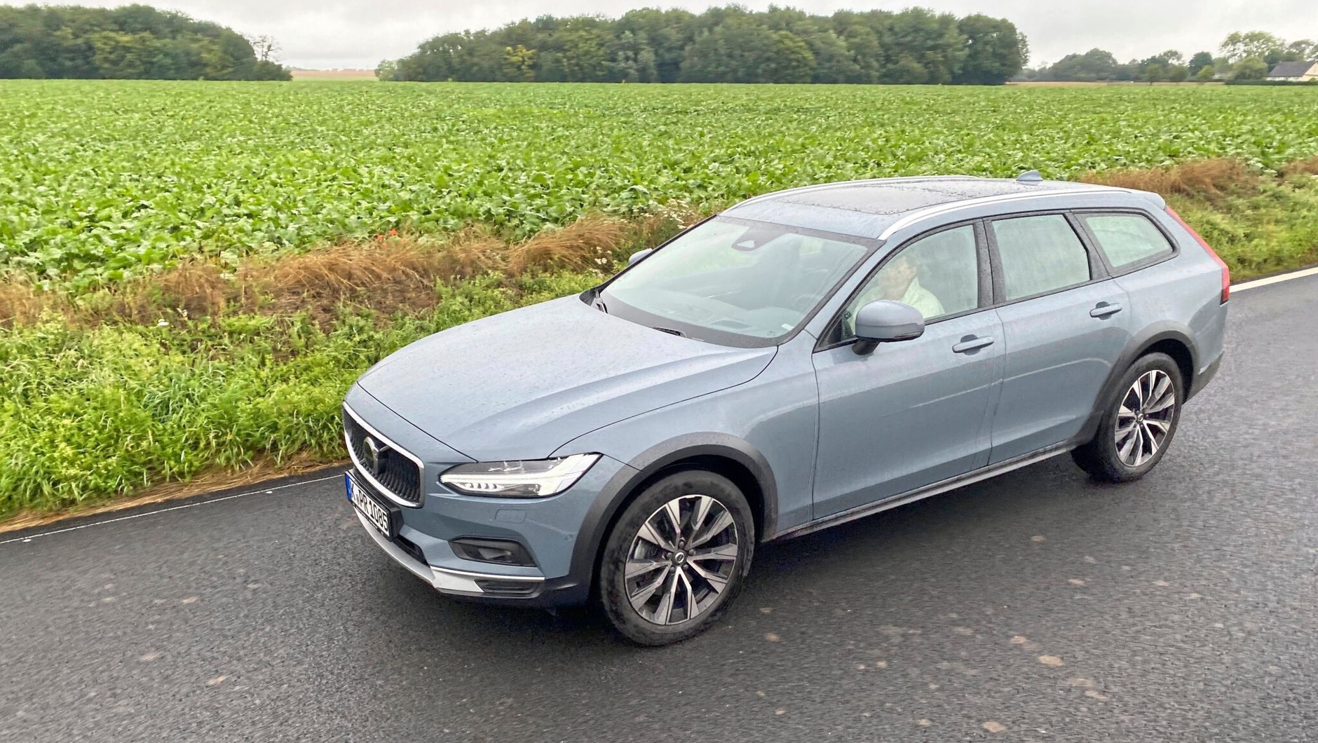 Volvo V90 Cross Country D5