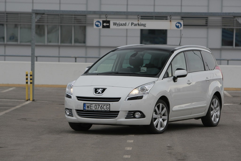 Peugeot 5008 2.0 HDI: moda kontra praktyczność