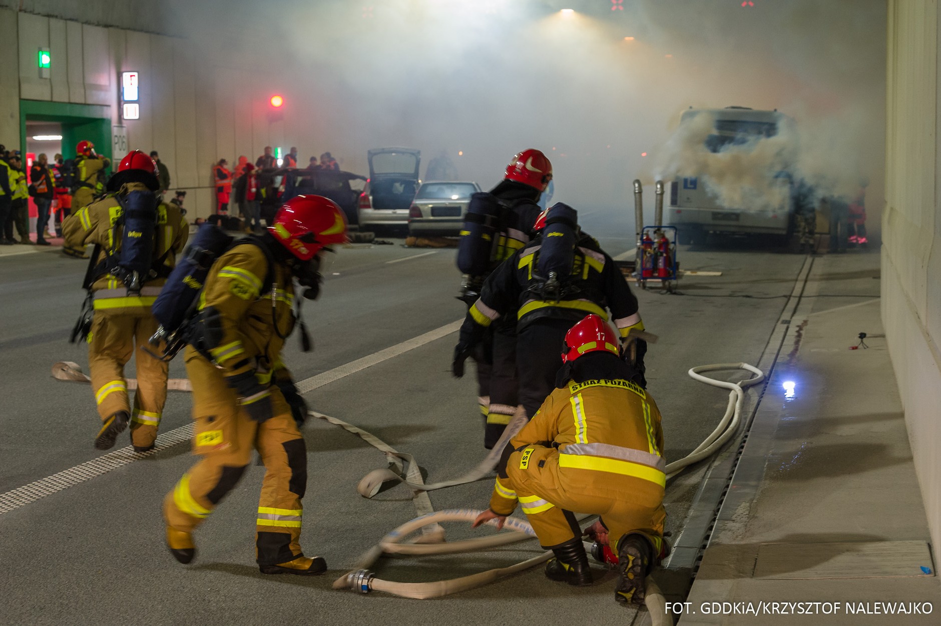 Ćwiczenia praktyczne służb ratunkowych w tunelu POW