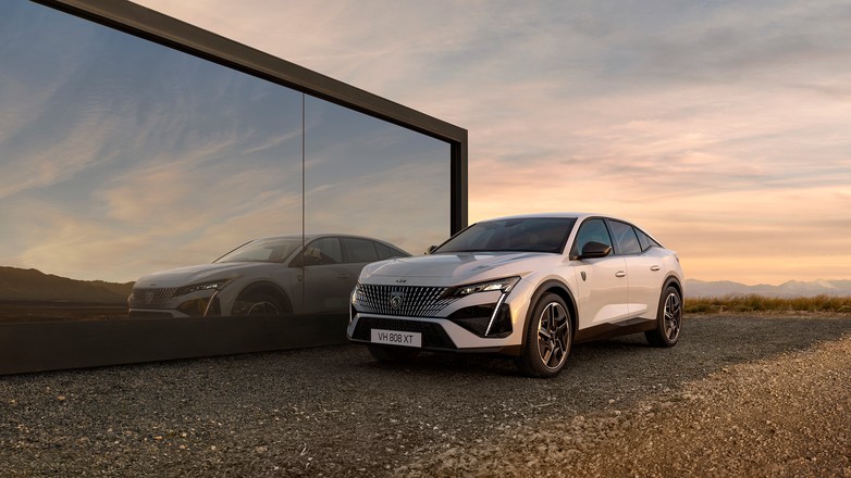 Peugeot E-408 (2024)