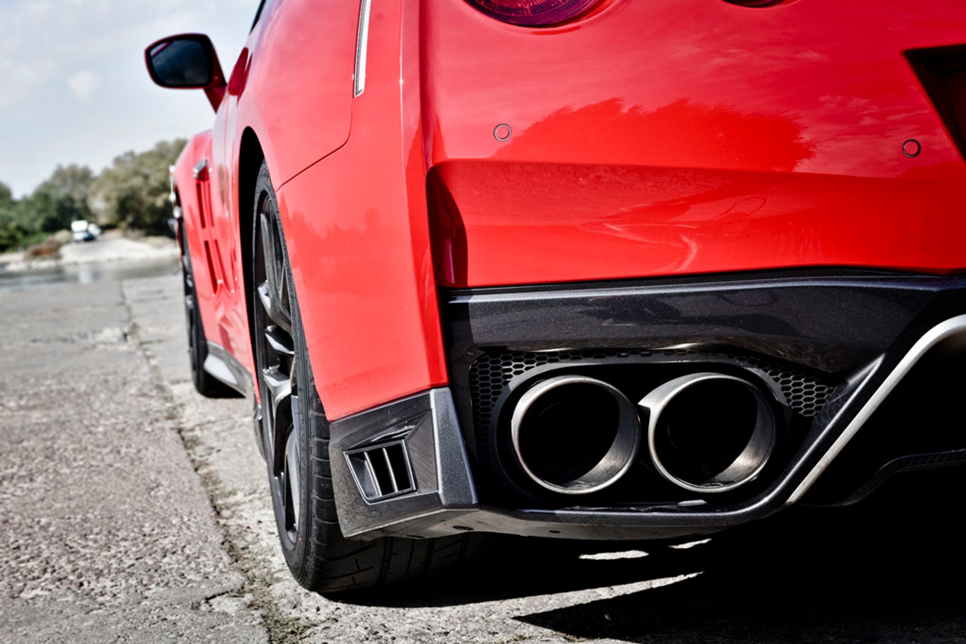 Nissan GT-R - im szybciej tym lepiej