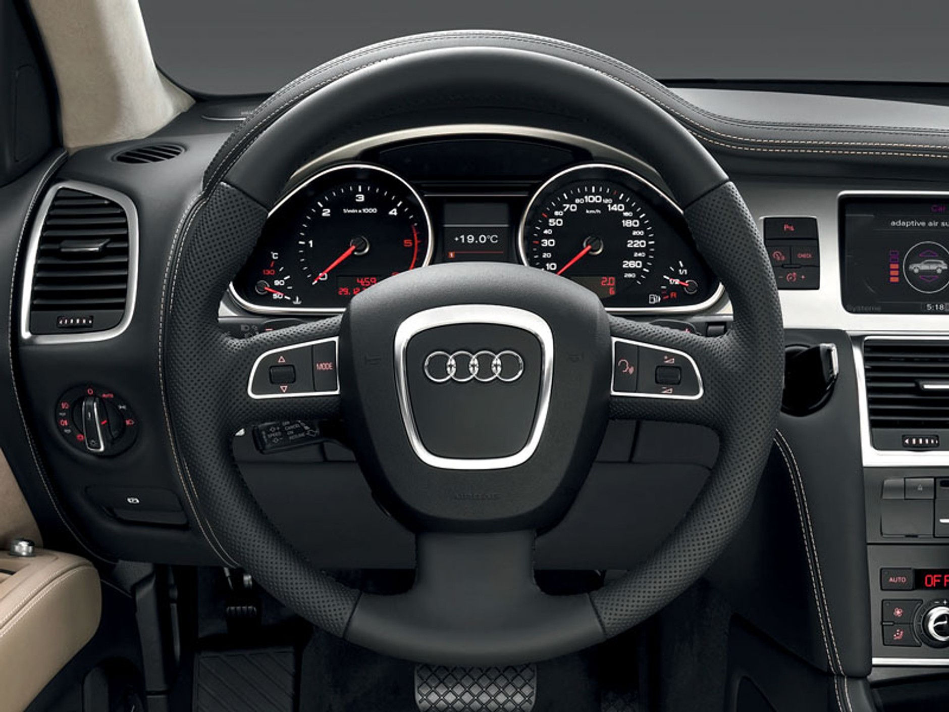 Audi Q7: facelifting i mniejsze zużycia paliwa (fotogaleria)