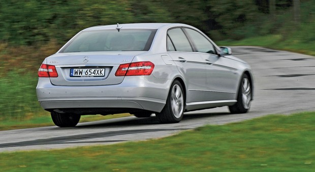 Lepszy używany Mercedes czy Lexus? Jeden dostał piątkę, a to bardzo rzadkie przy tych rocznikach