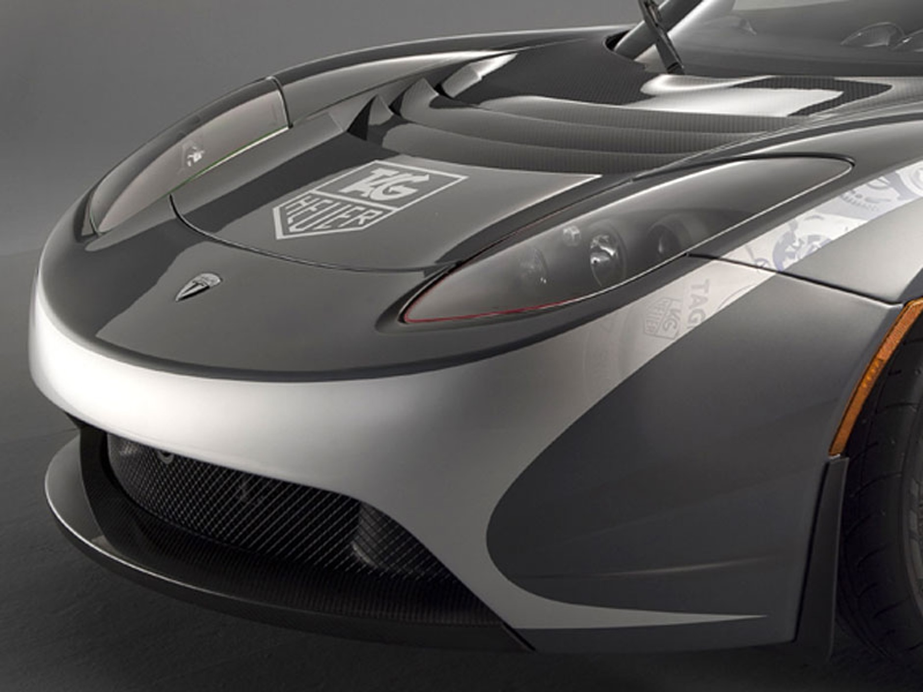 Tesla Roadster w podróży dookoła świata