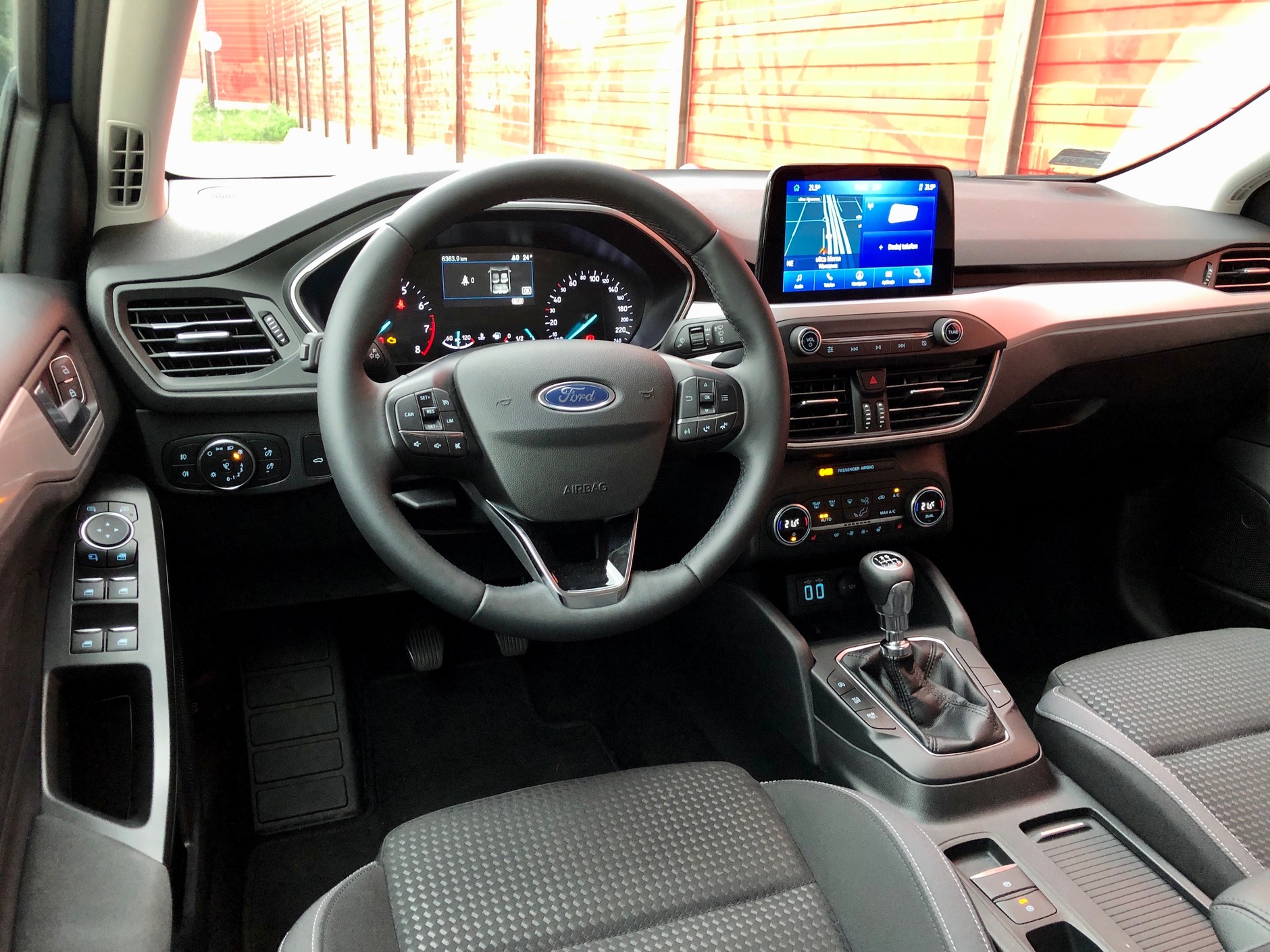 Ford Focus Sedan 1.0 EcoBoost Connected