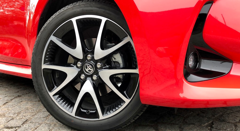 Nowa Toyota Yaris 1.5 Hybrid Premiere Edition